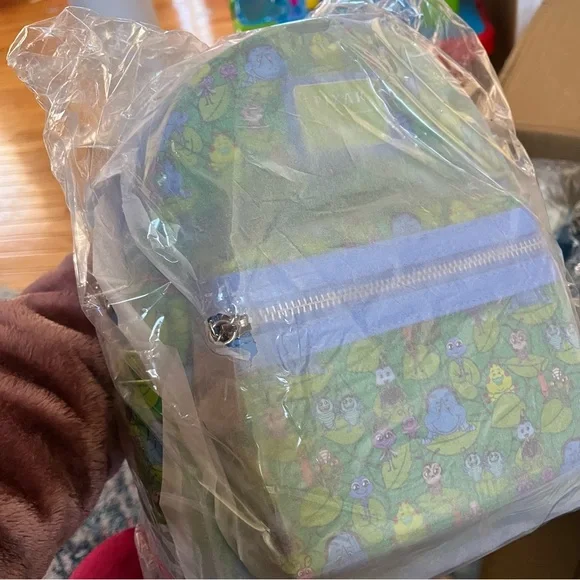 Loungefly Pixar A Bug’s Life Backpack NWT - Picture 6 of 7